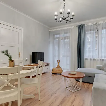 Center 2 By Grand شقة