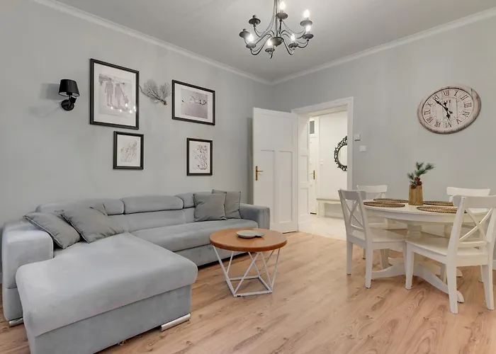 Center 2 By Grand شقة غدينيا