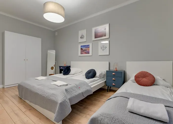 Center 2 By Grand غدينيا