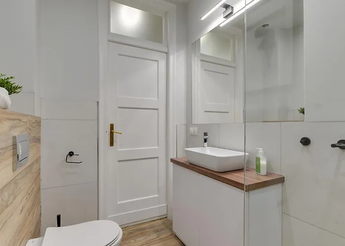 Center 2 By Grand شقة غدينيا